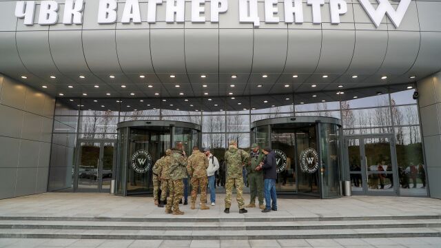 Огромна реклама за набиране на нови бойци за руската частна