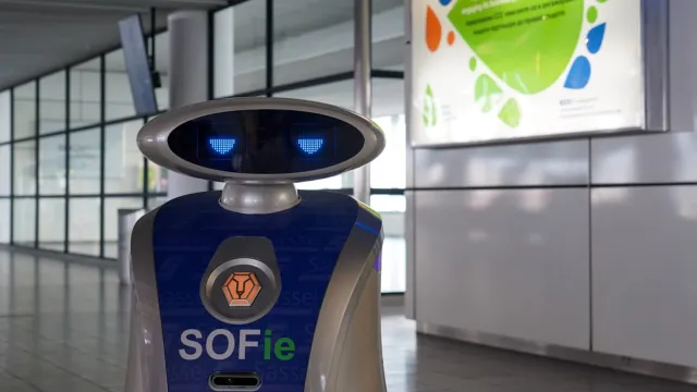 Първият роботизиран асистент за почистване наречен SOFie започна работа на