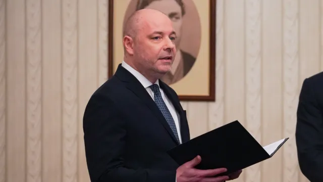 Кандидатът за министър председател проф Николай Габровски връчи на държавния глава
