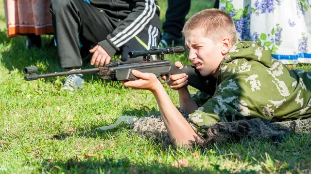12 годишно момче е получило за първоначален военен отчет в руския