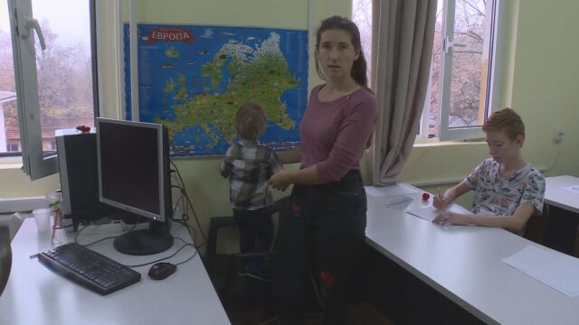 Безсънна нощ в Пловдив за 148 украински бежанци сред които
