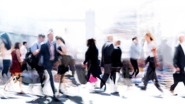 Кризите несигурността войната и политическата нестабилност откраднаха оптимизма на българите