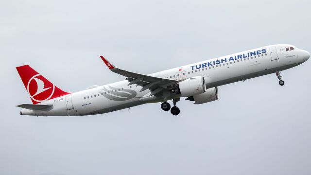 Пътнически самолет на Турските авиолинии изпълняващ полет от Истанбул за