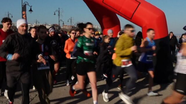 Спортно предизвикателство събра стотици в Несебър Те изминаха 21 километра