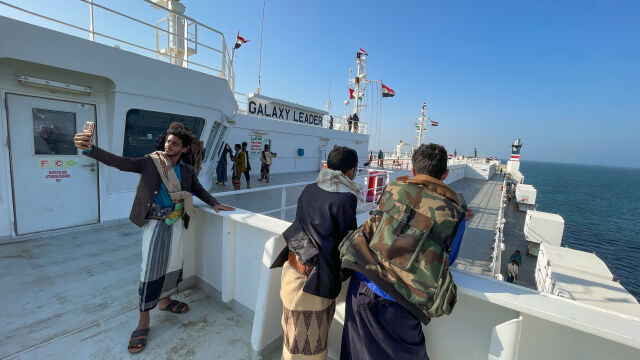 Похитените от хутите моряци, сред които и българи, са получили „ограничен контакт“ със семействата си