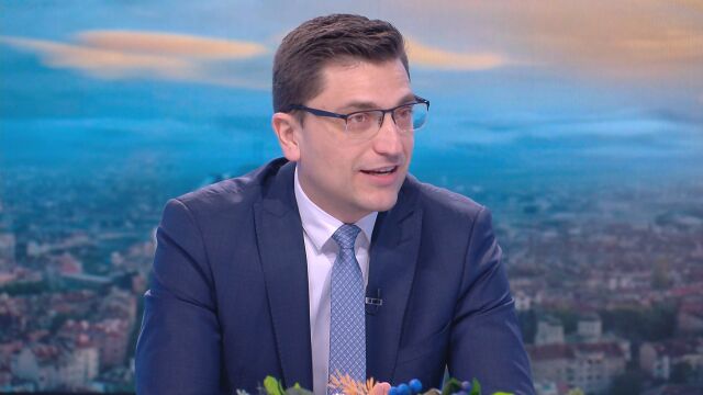 Венко Сабрутев: Взаимоотношенията ни с ГЕРБ са трудни, а ДПС не участва във властта
