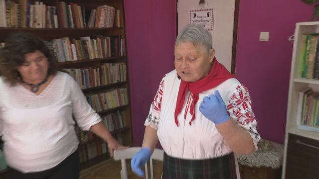 73-годишната баба Райна разкрива с какво е специална обредната пита