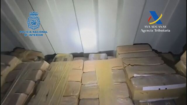 Тежък удар арещу наркоразпространението Испанската полиция задържа 11 тона кокаин
