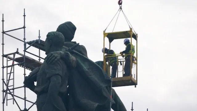 Паметникът на съветската армия