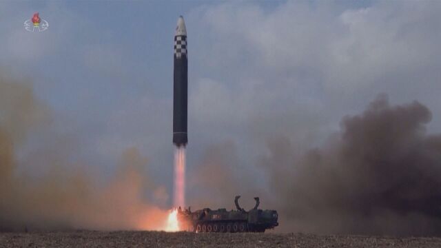 Северна Корея изстреля две балистични ракети към Японско море в