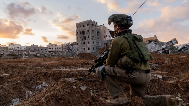 Израелската армия засилва операцията си с нови удари по централните