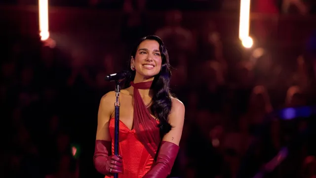 Dua Lipa издадe концертнен албум