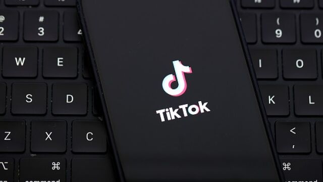  Европейската комисия ЕК започва официално разследване срещу платформата TikTok заради