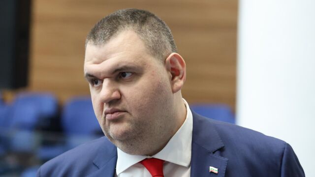  Делян Пеевски остава председател на партия Движение за права и