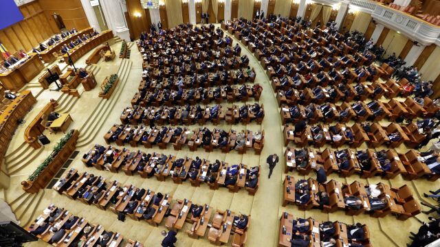  Румънският парламент одобри ново проевропейско правителство след парламентарните избори на