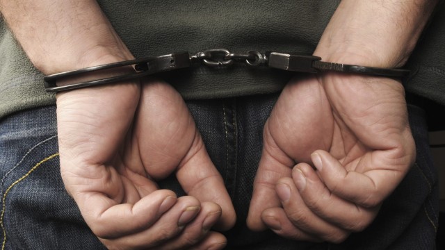 Районната прокуратура в Сливен задържа мъж обвинен в нарушаване на заповед
