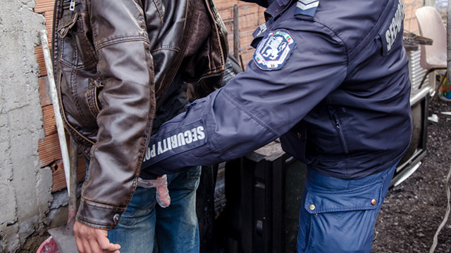 Двама български граждани осъдени в Гърция са установени и задържани