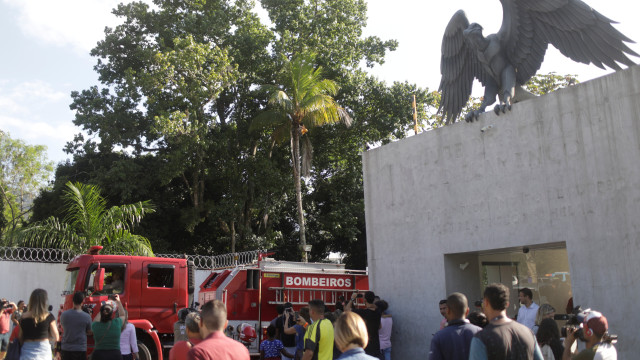 10 души загинаха след пожар в базата на "Фламенго" (ВИДЕО)