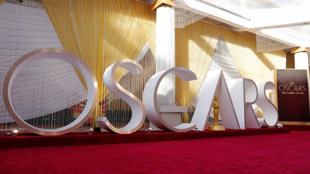 Церемонията по връчването на наградите Оскар се завръща в пълния