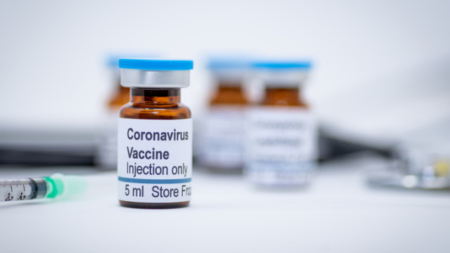 Четвърта доза ваксина срещу COVID-19 подсилва антителата в сравнение с