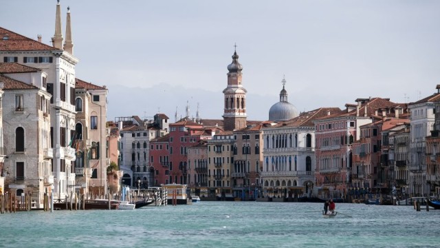 Венеция започна да събира по 5 евро от туристите входна