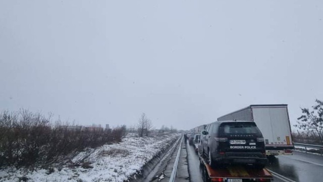 Верижна катастрофа затвори автомагистрала Тракия в посока София край Чирпан