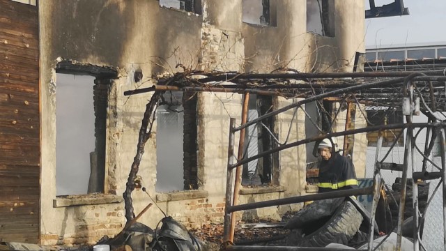 Пожар в сервиз в Кресна нанесе сериозни материални щети Сигнал за
