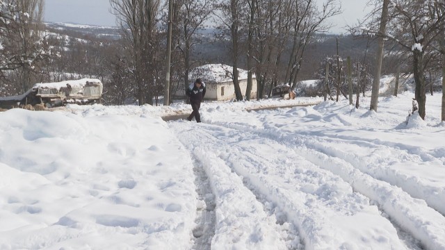 Линейка не стигна до болно дете в село в Ивайловградско