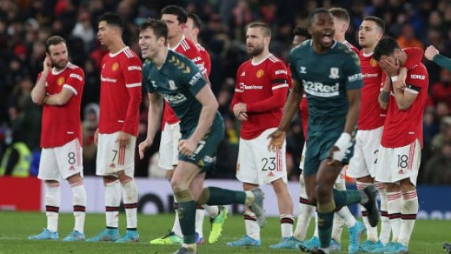 Манчестър Юнайтед отпадна от втородивизионен отбор в четвъртия кръг на