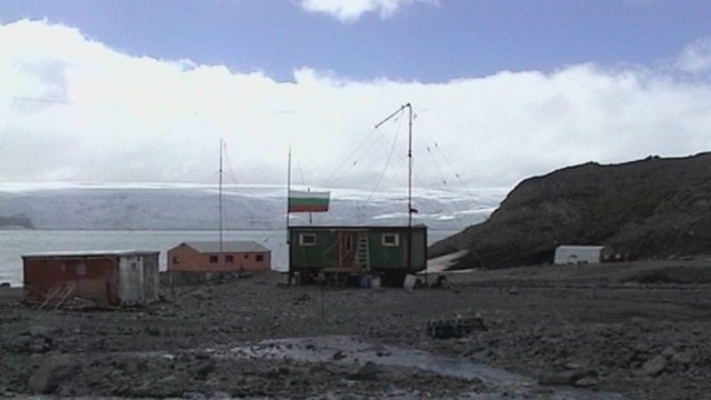 Как протича живота в българската полярна база на Антарктида? Това