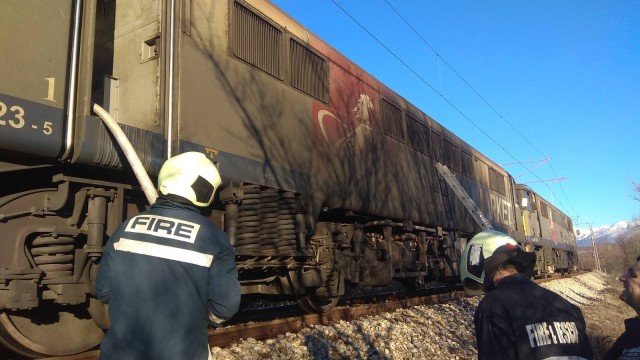 Тази сутрин пожар в локомотив на товарен влак вдигна на
