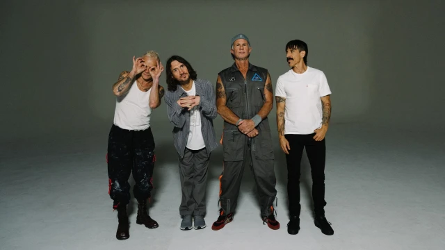 Red Hot Chili Peppers издават нов албум през април