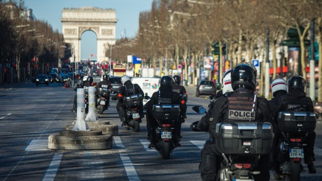 Френският конвой на свободата в протест срещу COVID рестрикциите премина