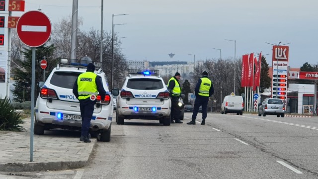 Полицейска спецакция се провежда заради стрелба в Хасково. На изходите
