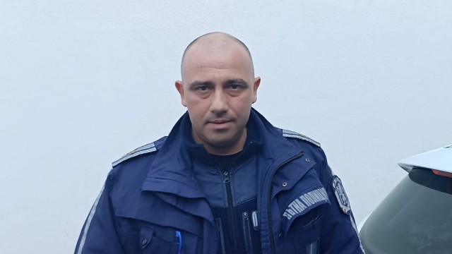 Пловдивският полицай ст инспектор Илиян Гвоздев е спасил живота на