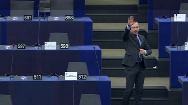 Председателят на Европейския парламент Роберта Мецола съобщи че налага глоба