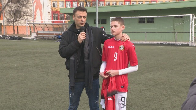 Продължава битката с тежко заболяване на младия футболист Стивън Бориславов