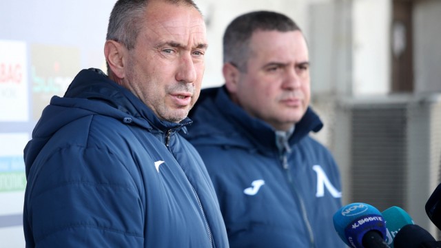 Треньорът на Левски Станимир Стоилов не дели футболистите на българи