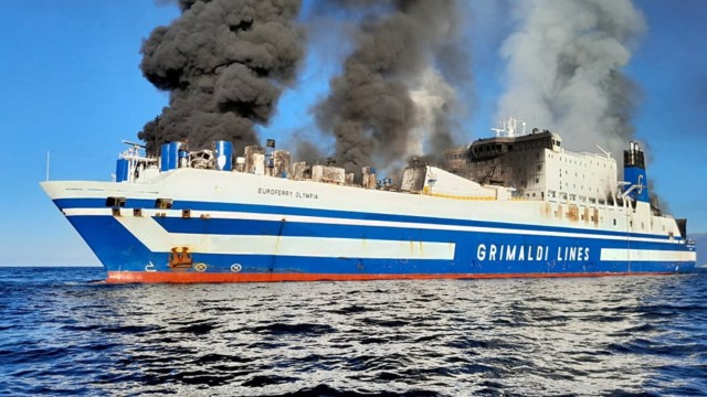Близо 130 българи са били на борда на горящия ферибот