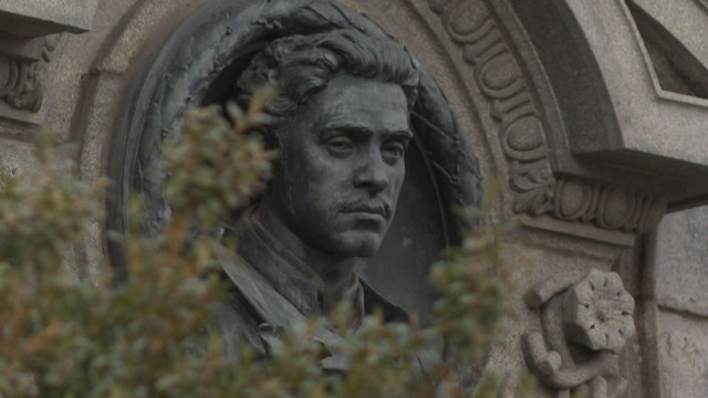 Поне 175 са вече паметниците на Левски в България и