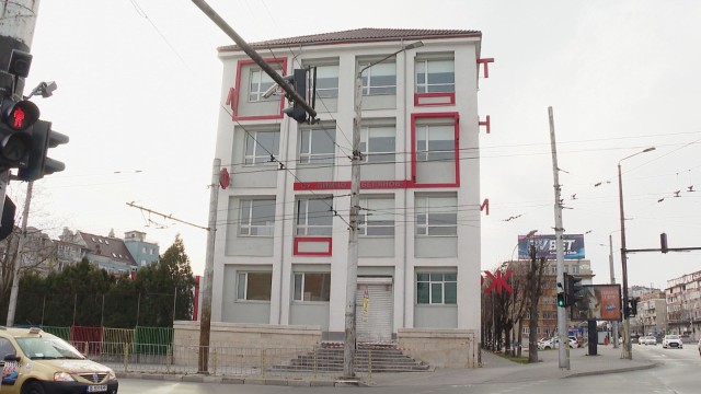 Училище Димчо Дебелянов във Варна беше затворено за неопределен период