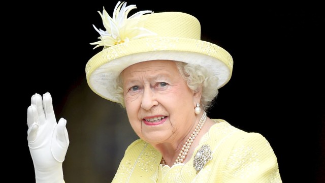 Кралица Елизабет II отмени планираните си виртуални ангажименти за днес,