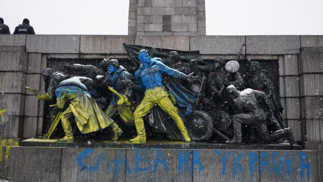 Отново имаше протест пред паметника на Съветската армия в София