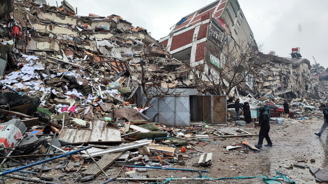 Повече от 5000 души бяха погребани под рухналите сгради вследствие