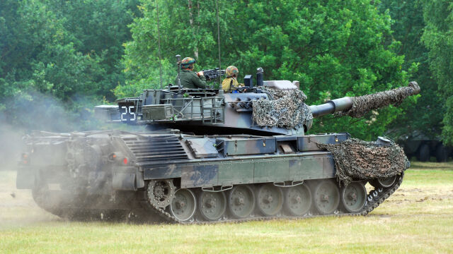 Германия е доставила до територията на Украйна 18 танка Леопард