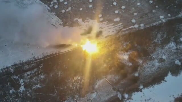Украинските сили разпространиха видео в сряда показващо как унищожават руска