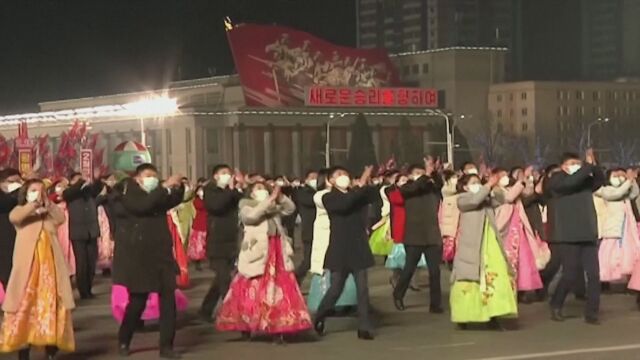 Севернокорейците отбелязаха 81 ата годишнина от рождението на бившия им лидер