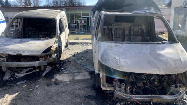 Два офиса на куриерската фирма Еконт в Перник са изгорели