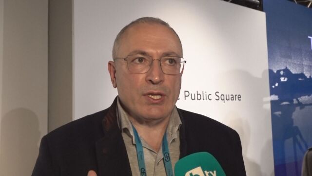 Бивш руски петролен предприемач олигарх и магнат Михаил Ходорковски прекарва