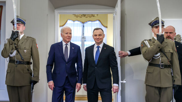 Американският президент Джо Байдън пристигна в Полша след като вчера